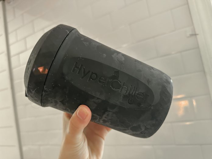 HyperChiller Black in hand
