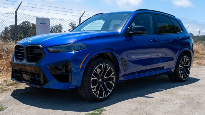 Front and side of the 2025 BMW X5 M Competition