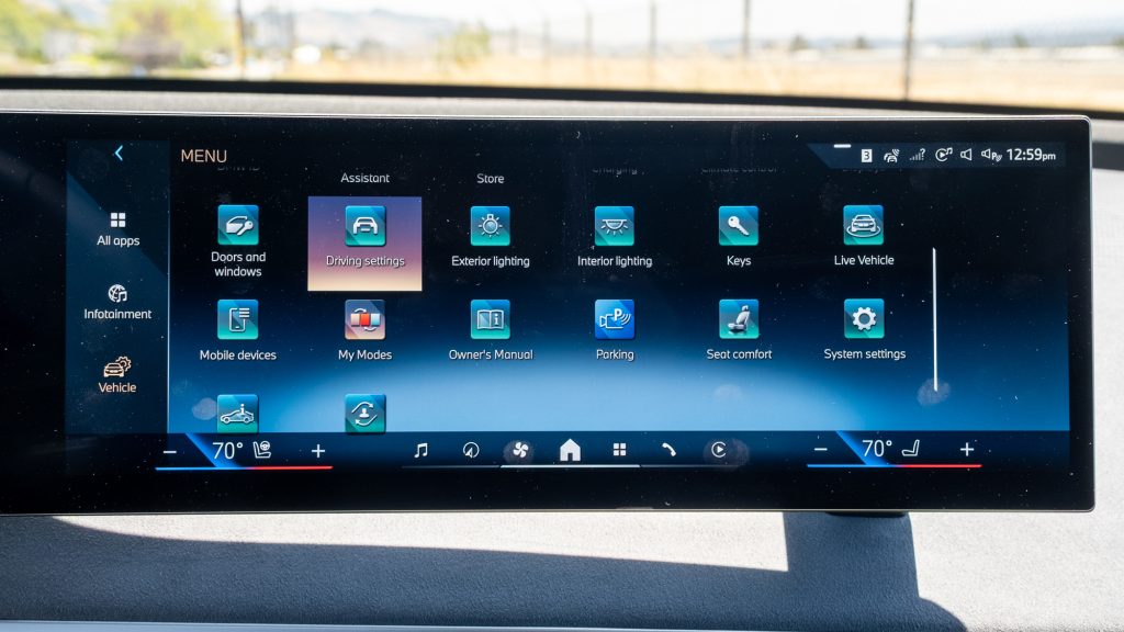 2026 BMW iX xDrive45 Display