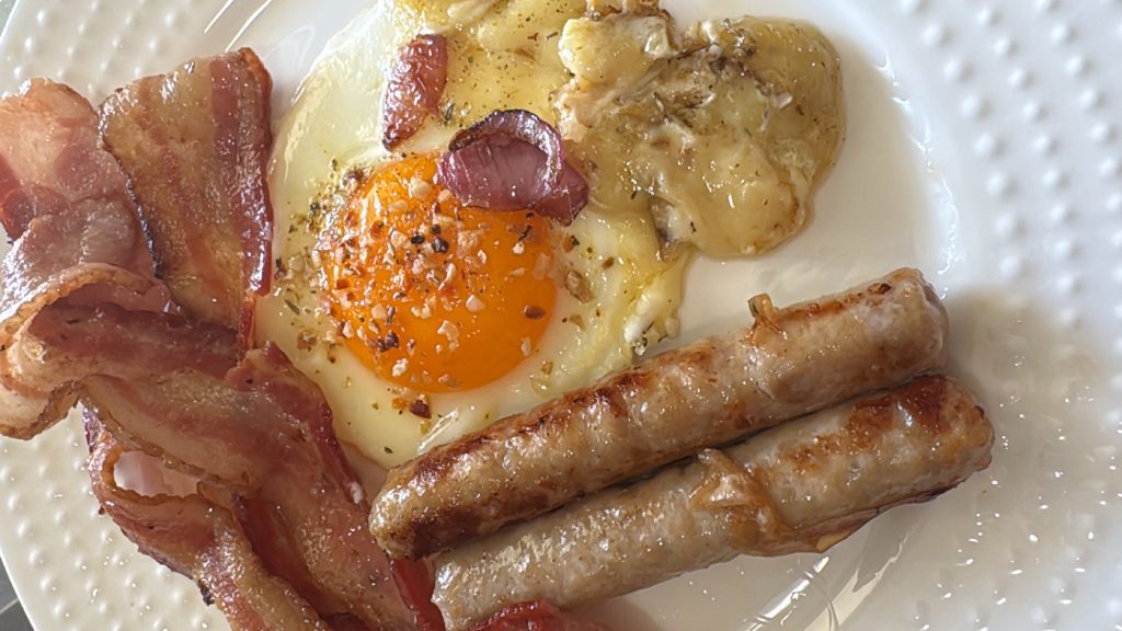 bacon-sausage-and-eggs-made-by-smithey-double-burner-griddle