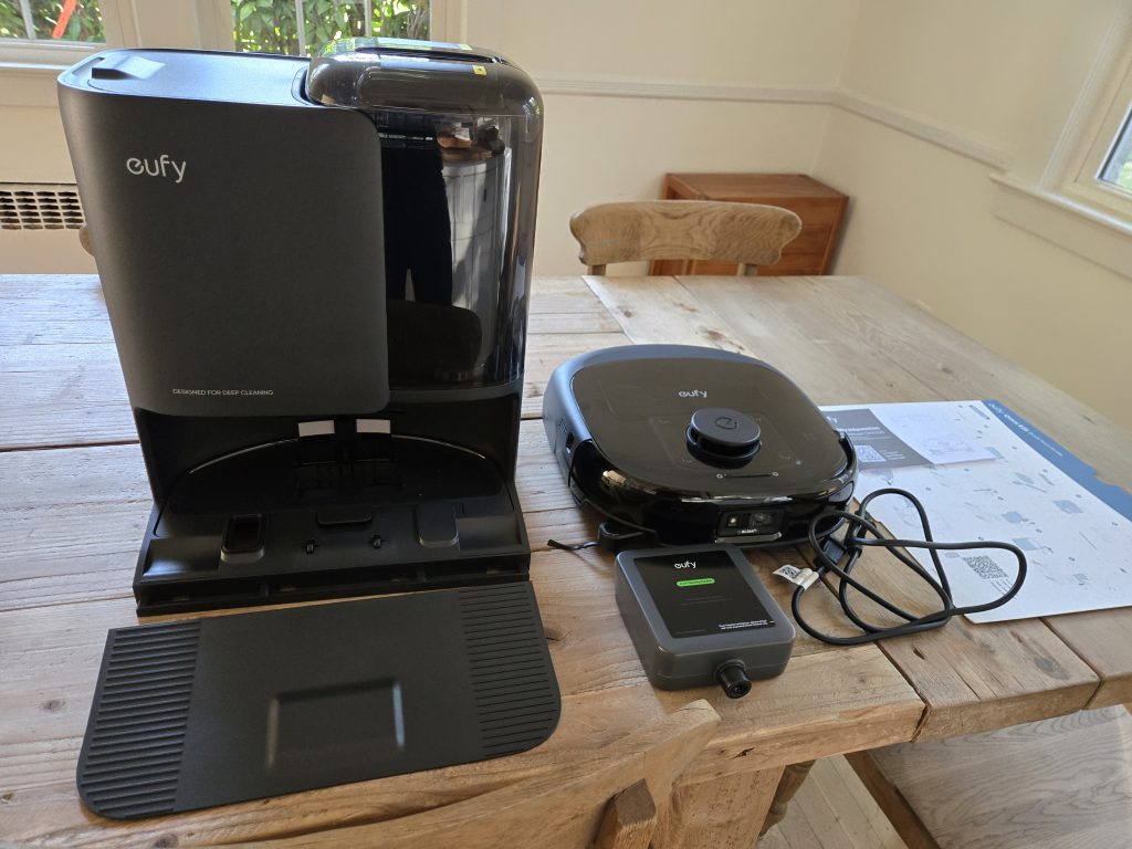 Eufy Omni E25 contents of box 2