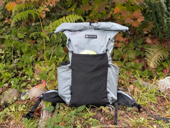 the gossamer gear skala 38 backpack in the woods
