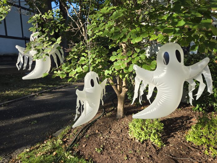 funboy inflatable hanging ghosts