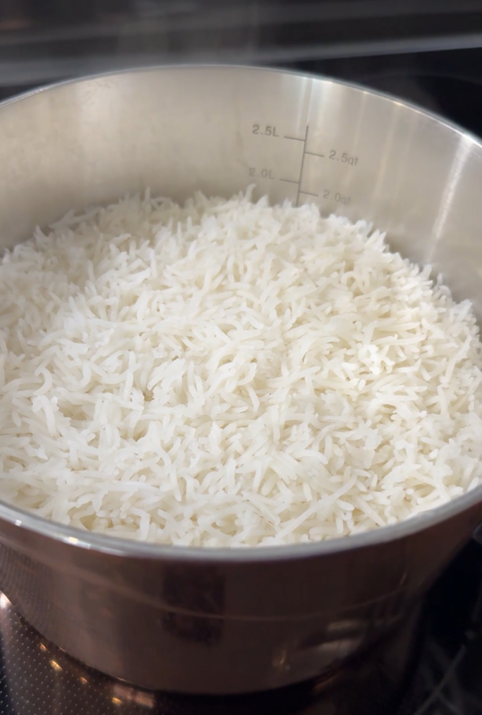 Viking 3-qt saucepan cooking rice