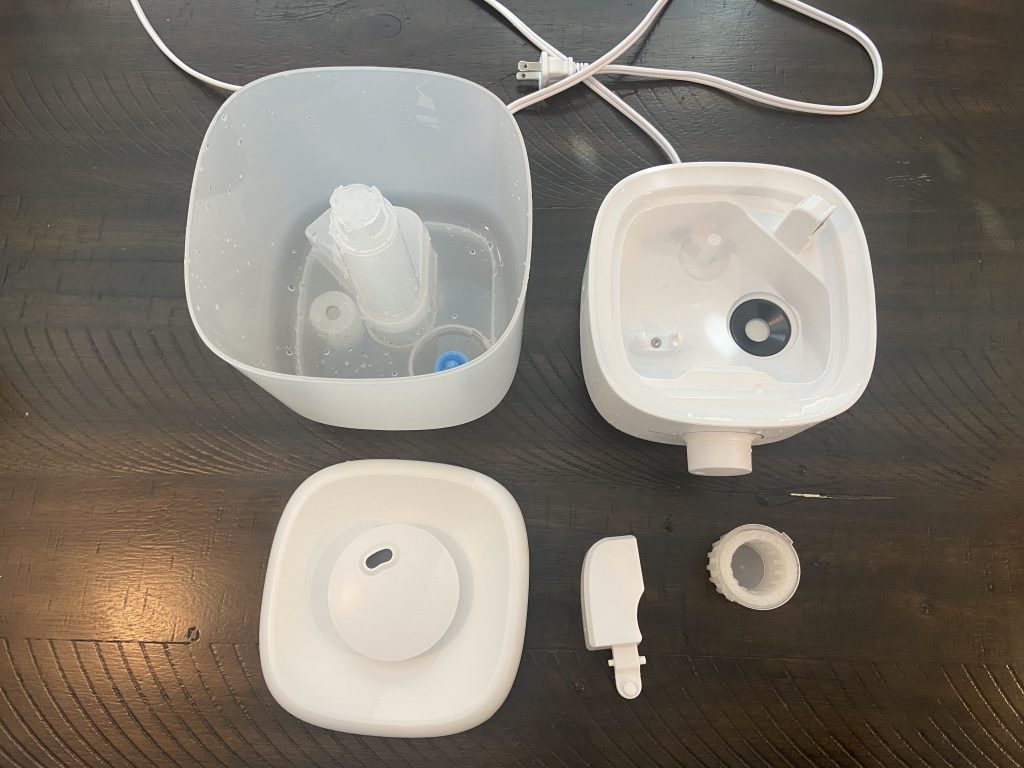 Five pieces of the Levoit humidifier