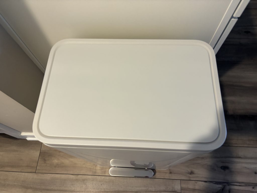 Caraway trash can