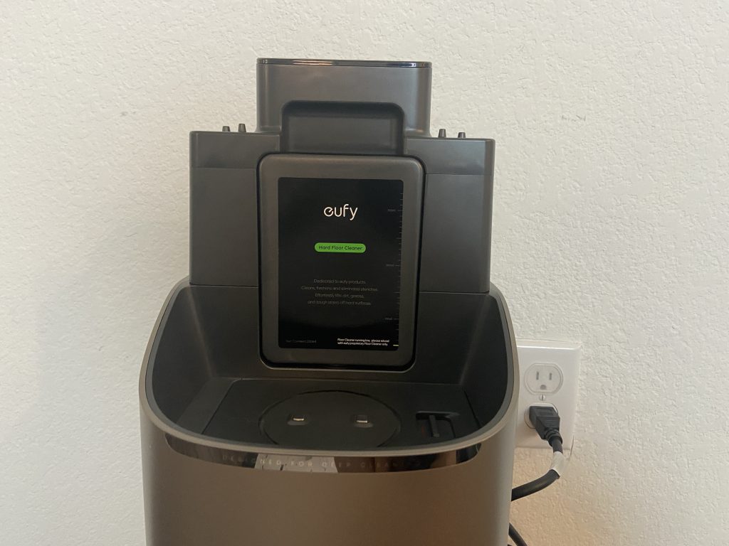 Omni S2 cleaner bottle installed