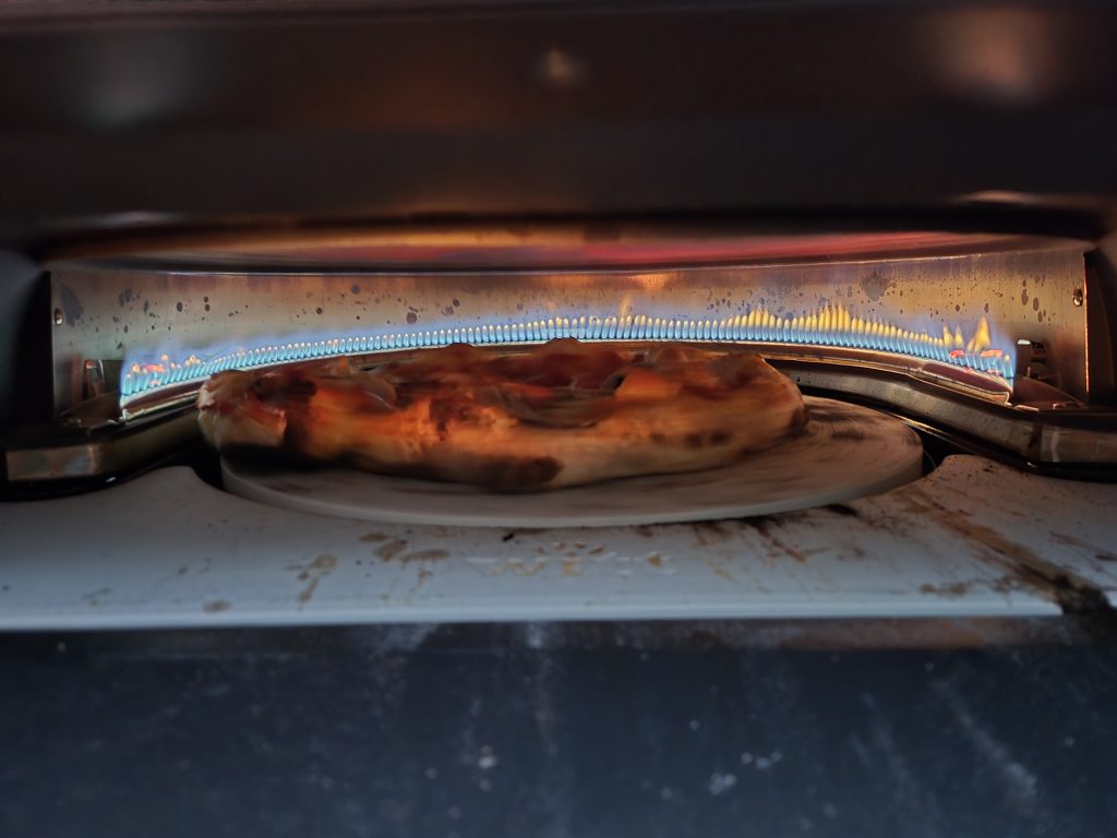 Witt Etna Rotante Pizza Oven cooking